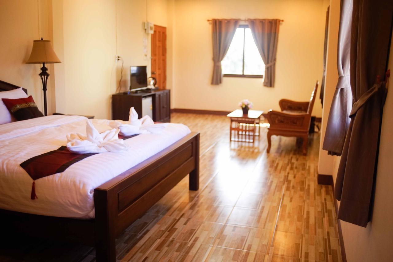 Nanbaankhun Hotel Extérieur photo