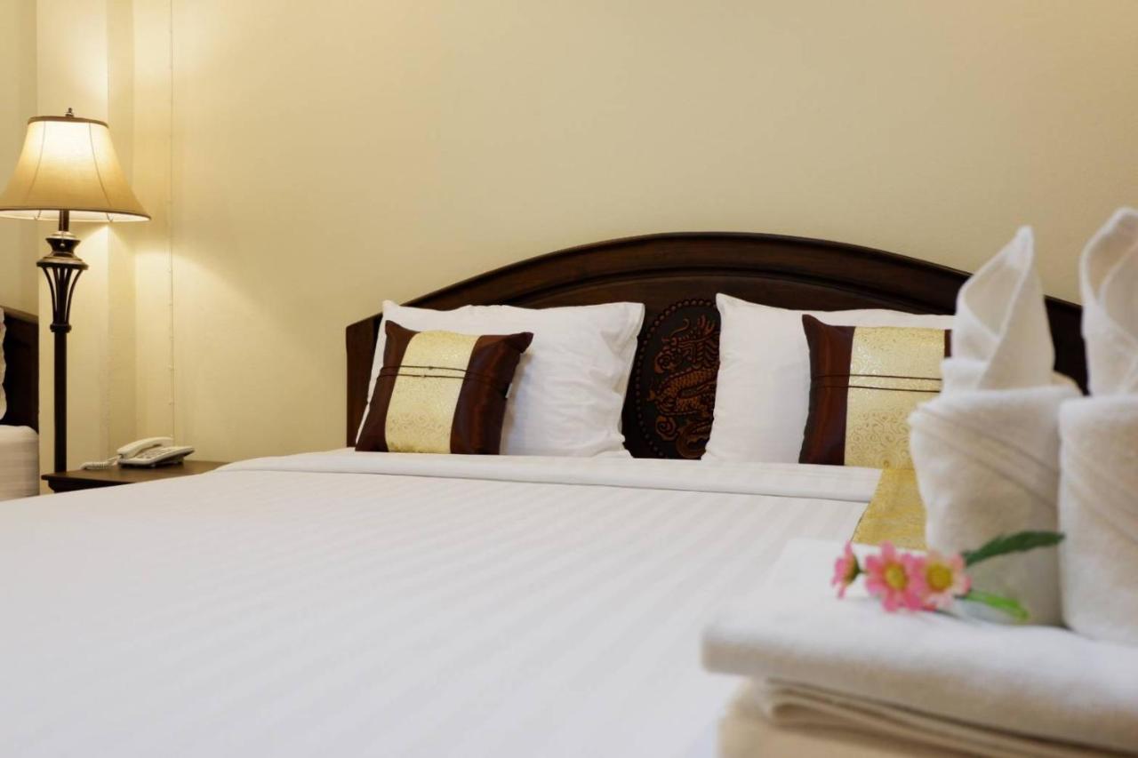 Nanbaankhun Hotel Extérieur photo