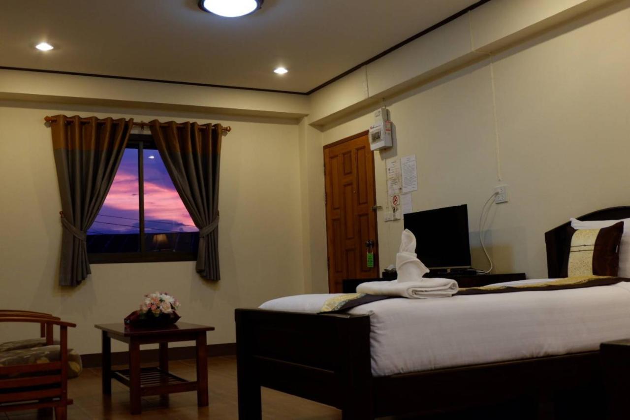Nanbaankhun Hotel Extérieur photo